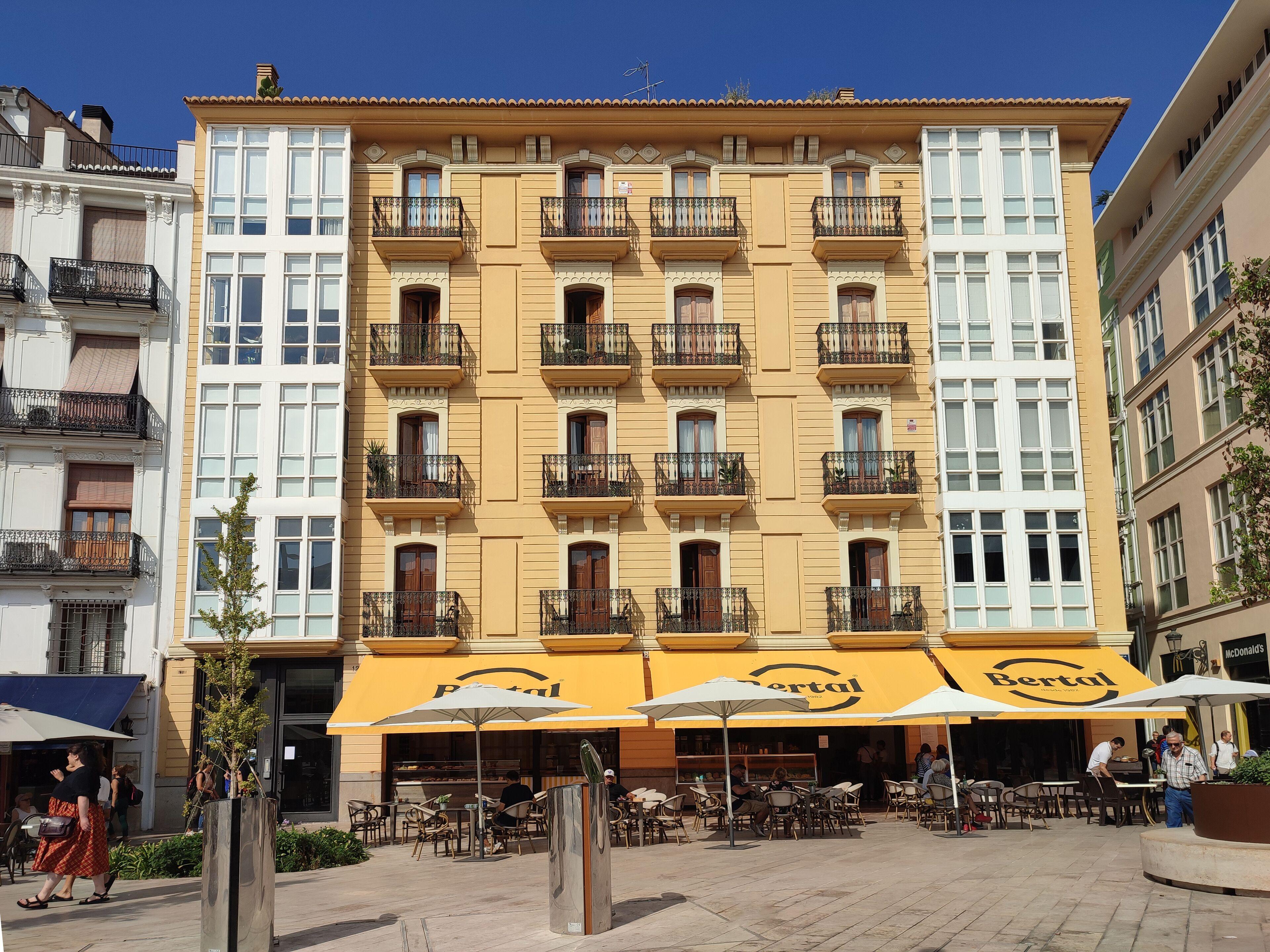 Flats Friends Plaza De La Reina — Photos 1